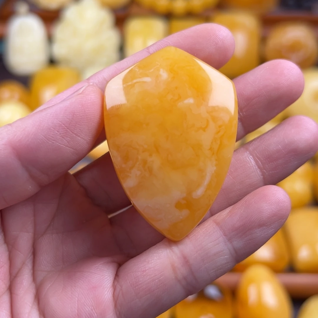 琥珀颈饰未镶嵌纯天然琥珀蜜蜡无优化