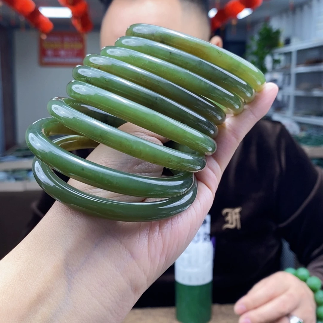 和田玉手镯未镶嵌多样性发货 拍一发一