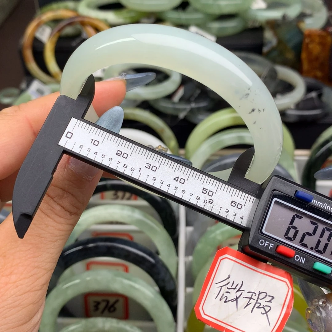 蛇纹石玉未镶嵌手镯362