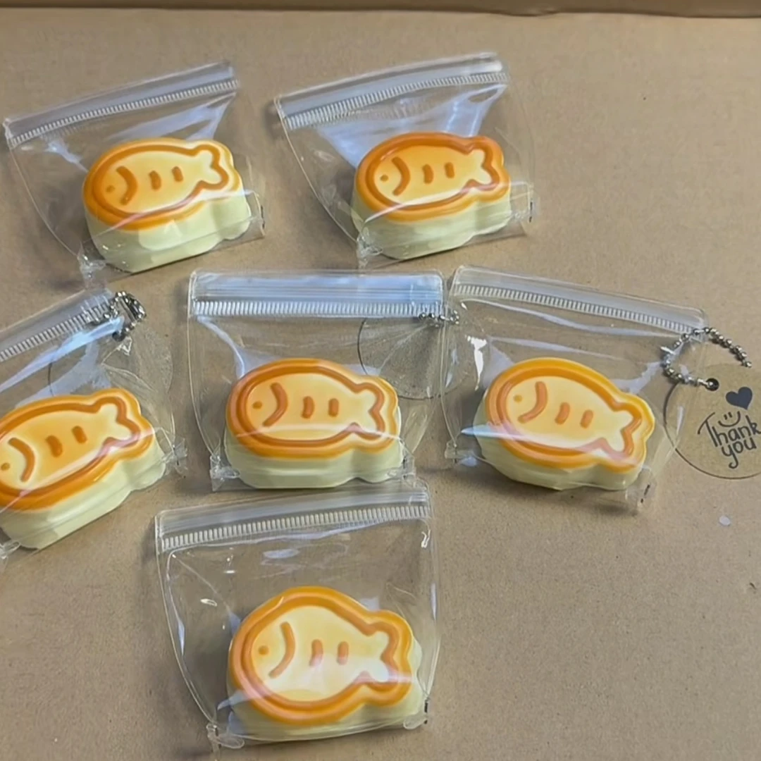烤面包色小鱼玩具饼干食物色小鱼捏捏食品级硅胶手工硅胶捏捏现货