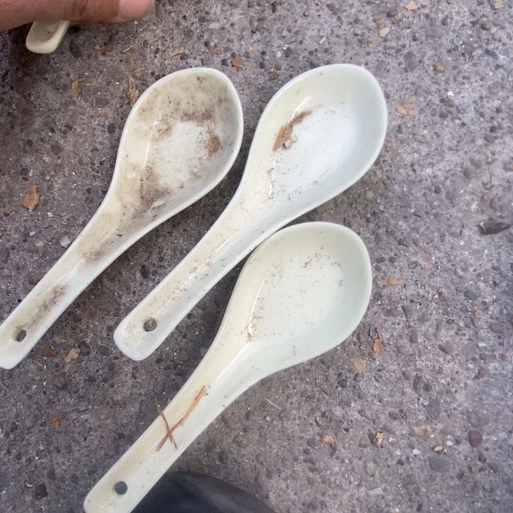 景德镇瓷器记者在景德镇