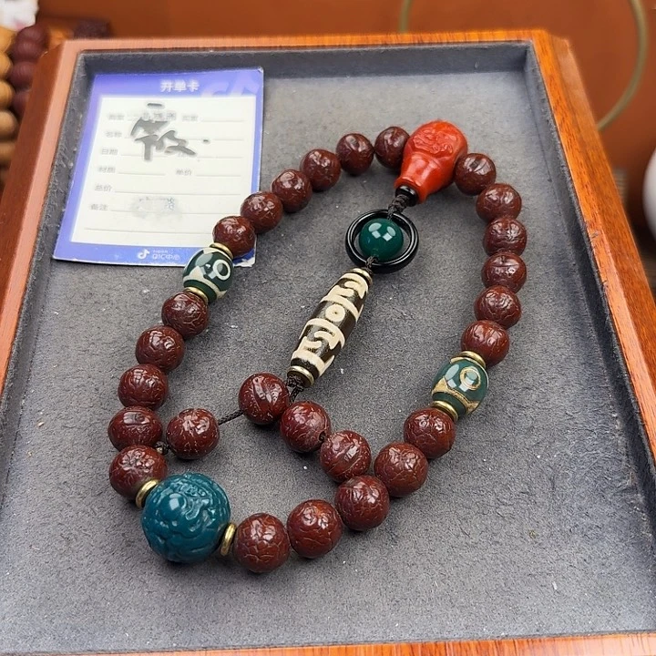 凤眼菩提吊坠手持