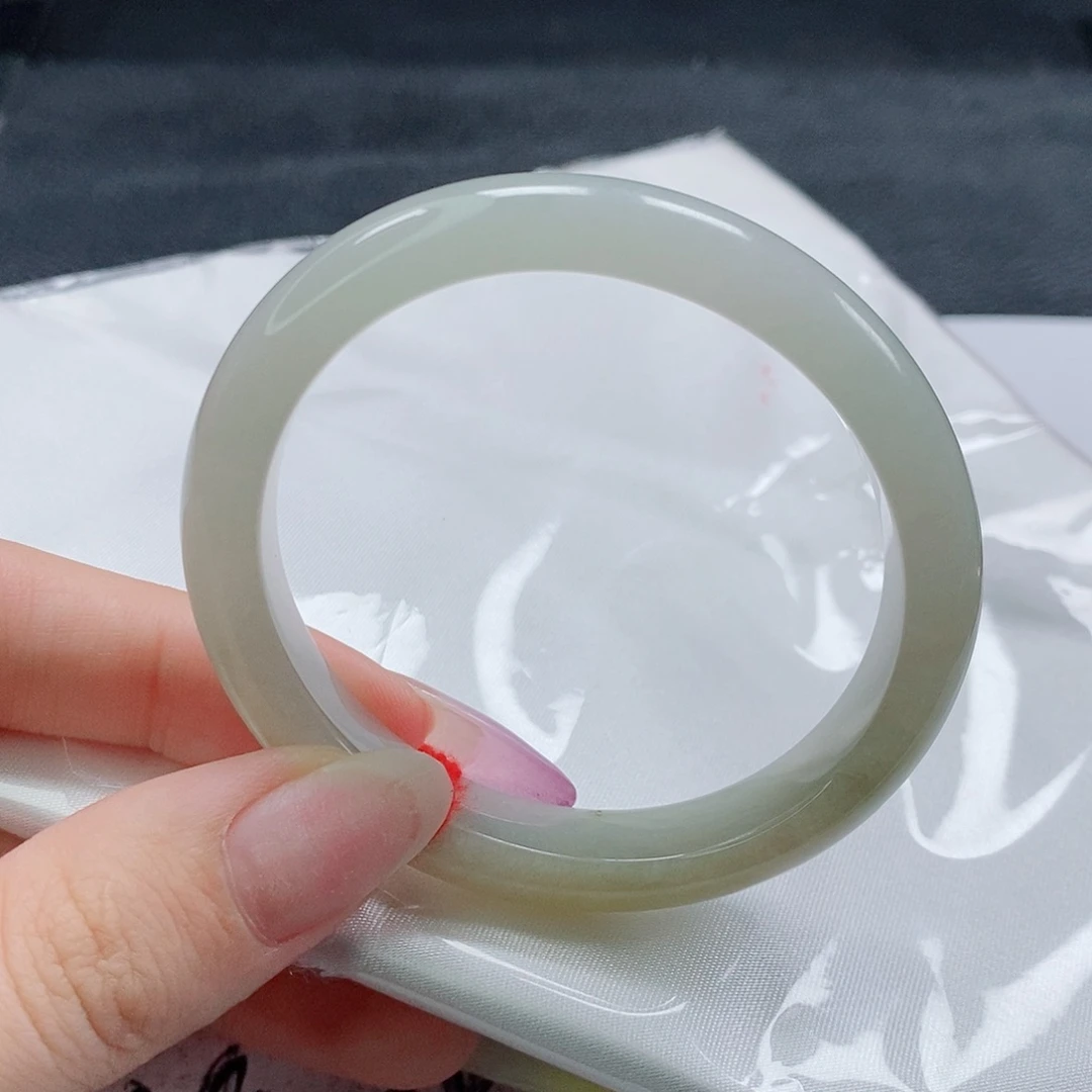 【闪购商品】未镶嵌手镯（贵妃镯）翡翠457号