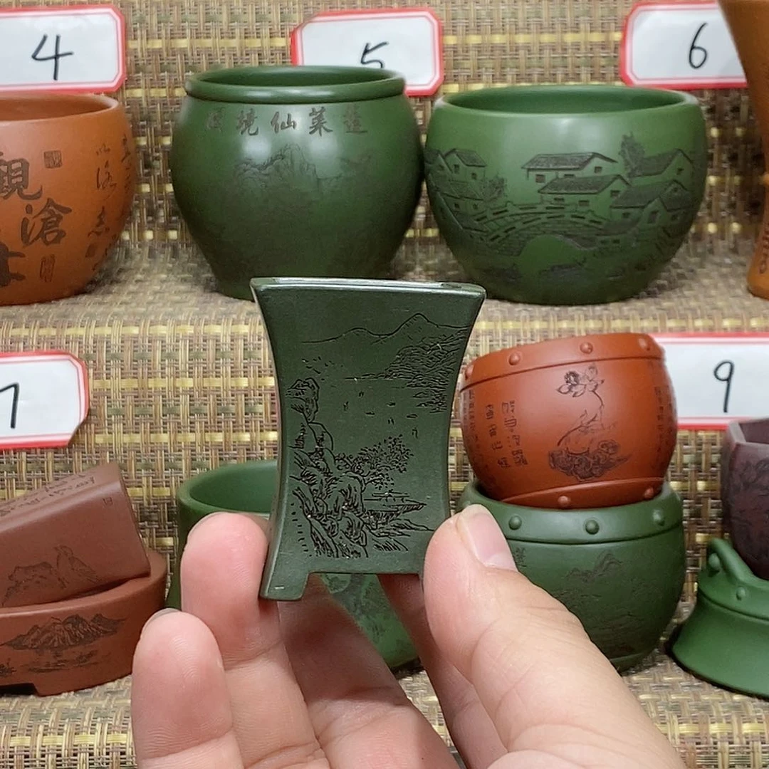 紫砂花盆我在看书