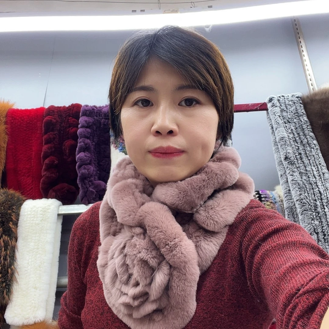 美丽诺羊毛皮粉色獭兔波浪
