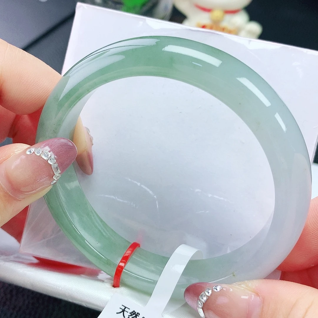 翡翠手镯未镶嵌59圈