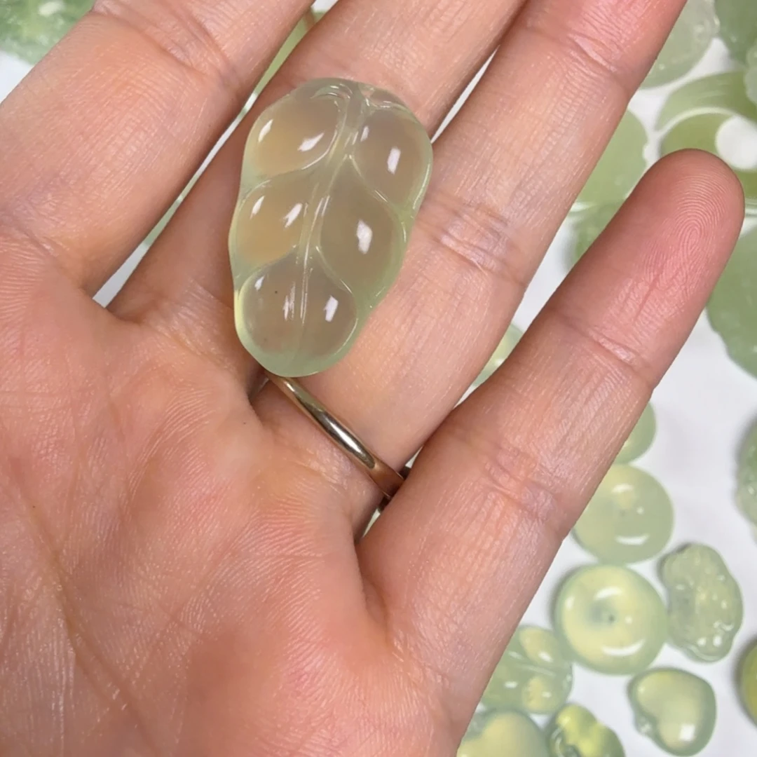 月***海蛇纹石玉未镶嵌挂坠