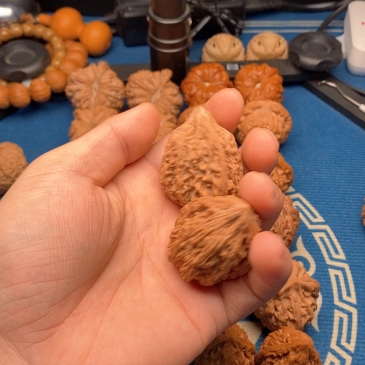 江**街精品塔尖文玩核桃