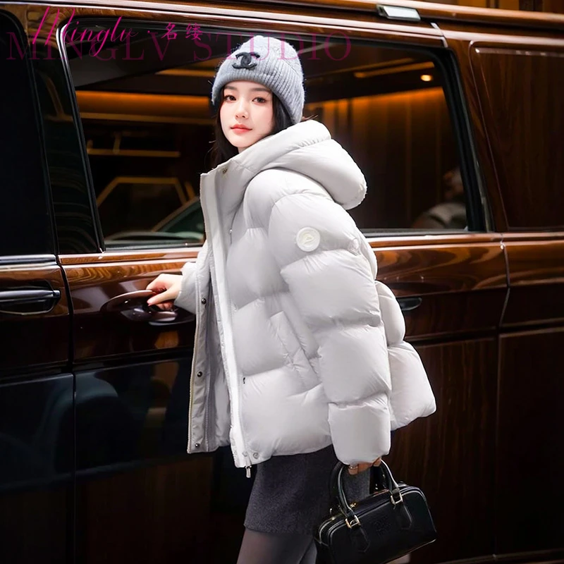 2025年冬季小个子短款羽绒服休闲外套时尚百搭连帽高品质羽绒服女