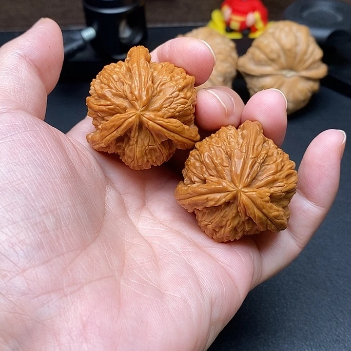 银***雲文玩核桃把件白奔
