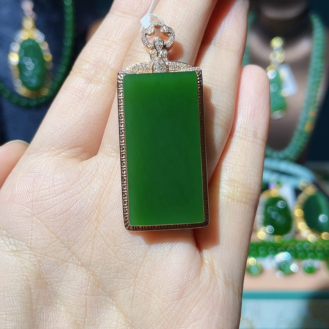 和田玉（碧玉）18K金镶嵌颈饰