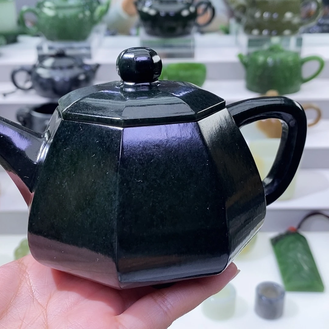 日***峰和田玉未镶嵌挂件茶壶
