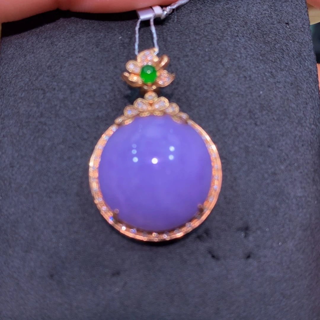 翡翠18K金镶嵌颈饰翡翠