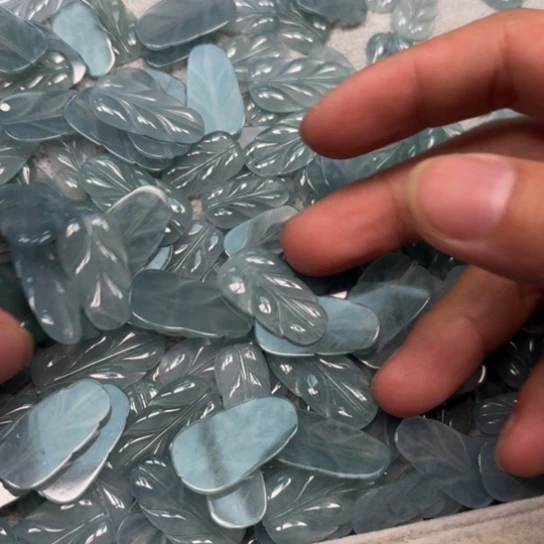 翡翠未镶嵌颈饰多样性发货，发其一