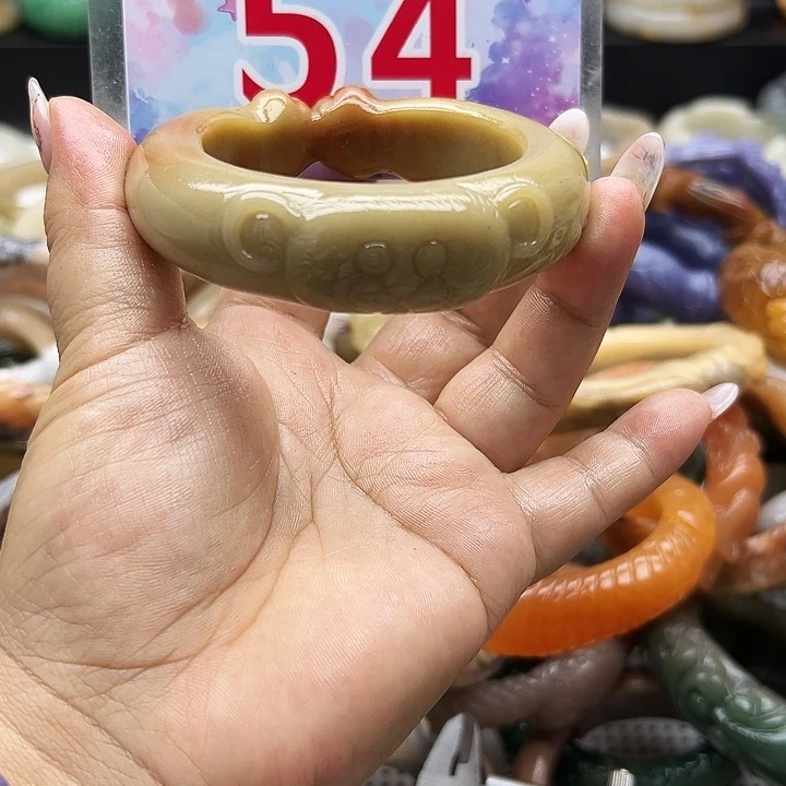 未镶嵌手镯石英岩玉