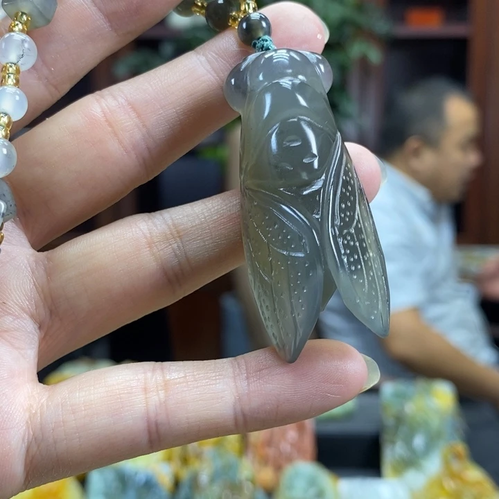 未镶嵌蛇纹石玉颈饰