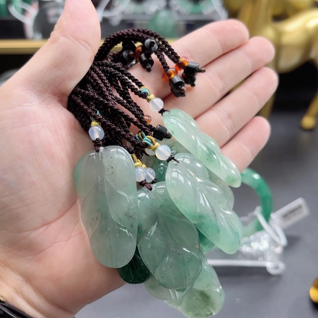 石英质玉未镶嵌颈饰