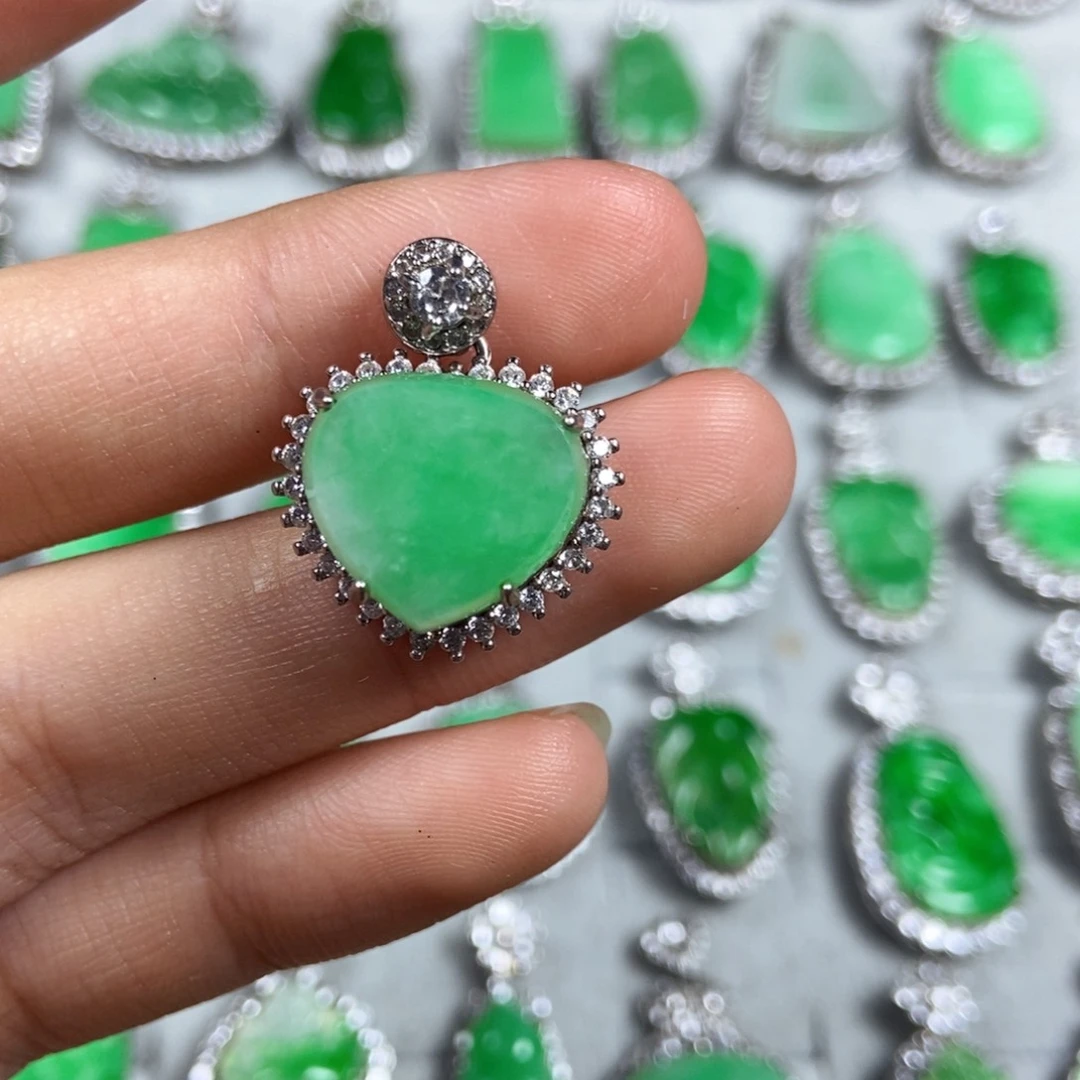 颈饰未镶嵌翡翠爱心