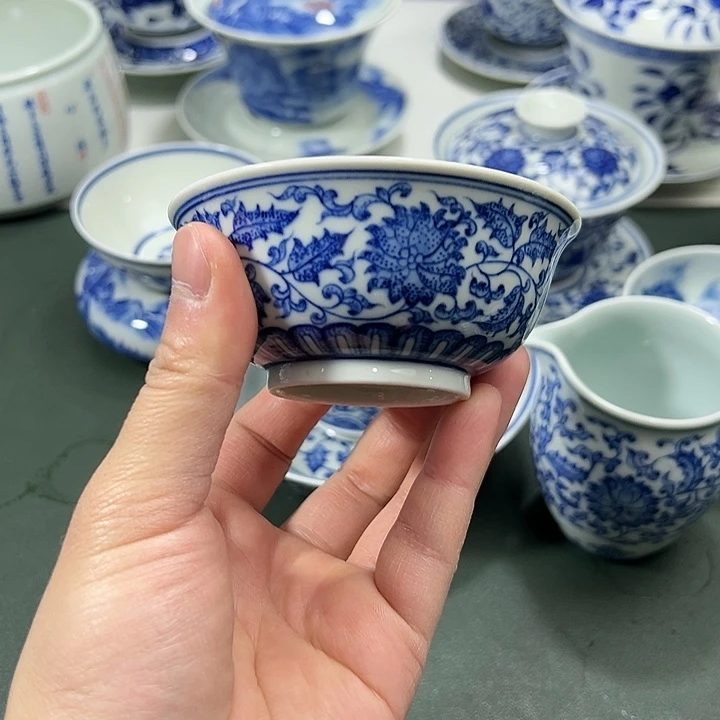 微瑕柴窑点工缠枝花卉茶碗