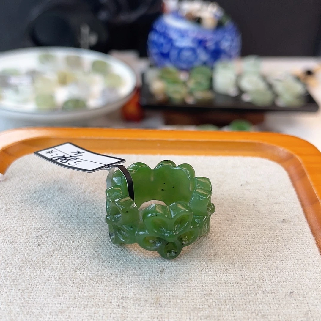 未镶嵌戒指和田玉c66 碧玉雕花18.1