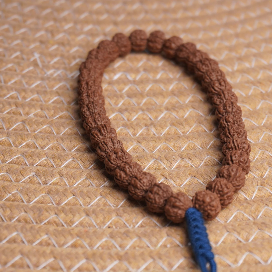 【sssss定制毕业】老树王神秘