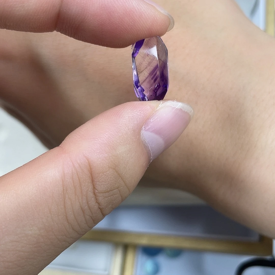 凉***妈水晶珠宝半成品未镶嵌打孔，不退不换