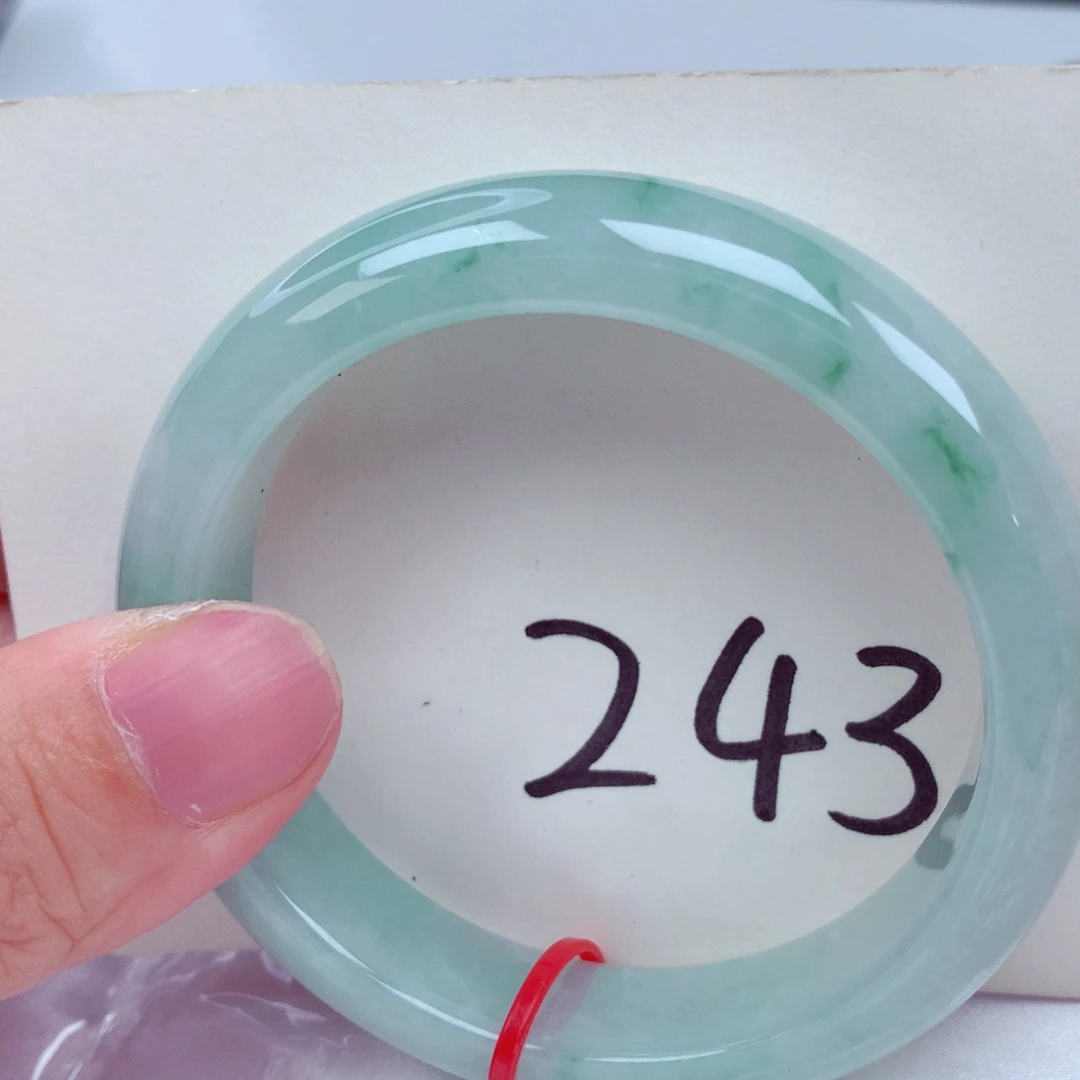 翡翠未镶嵌手镯翡翠