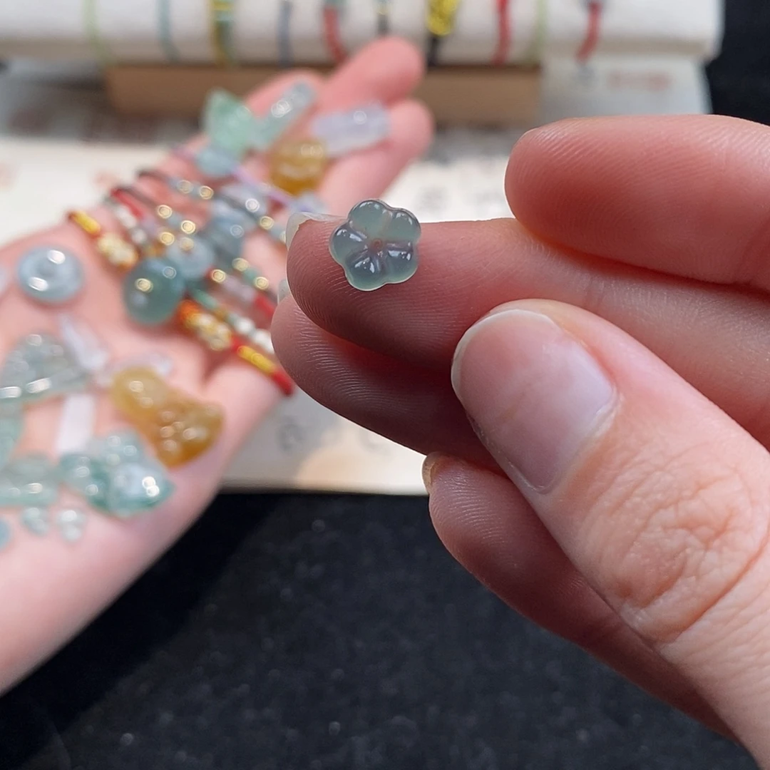 翡翠颈饰未镶嵌佛***活天然翡翠