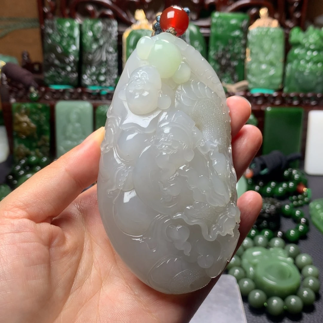 和田玉未镶嵌颈饰果**贡