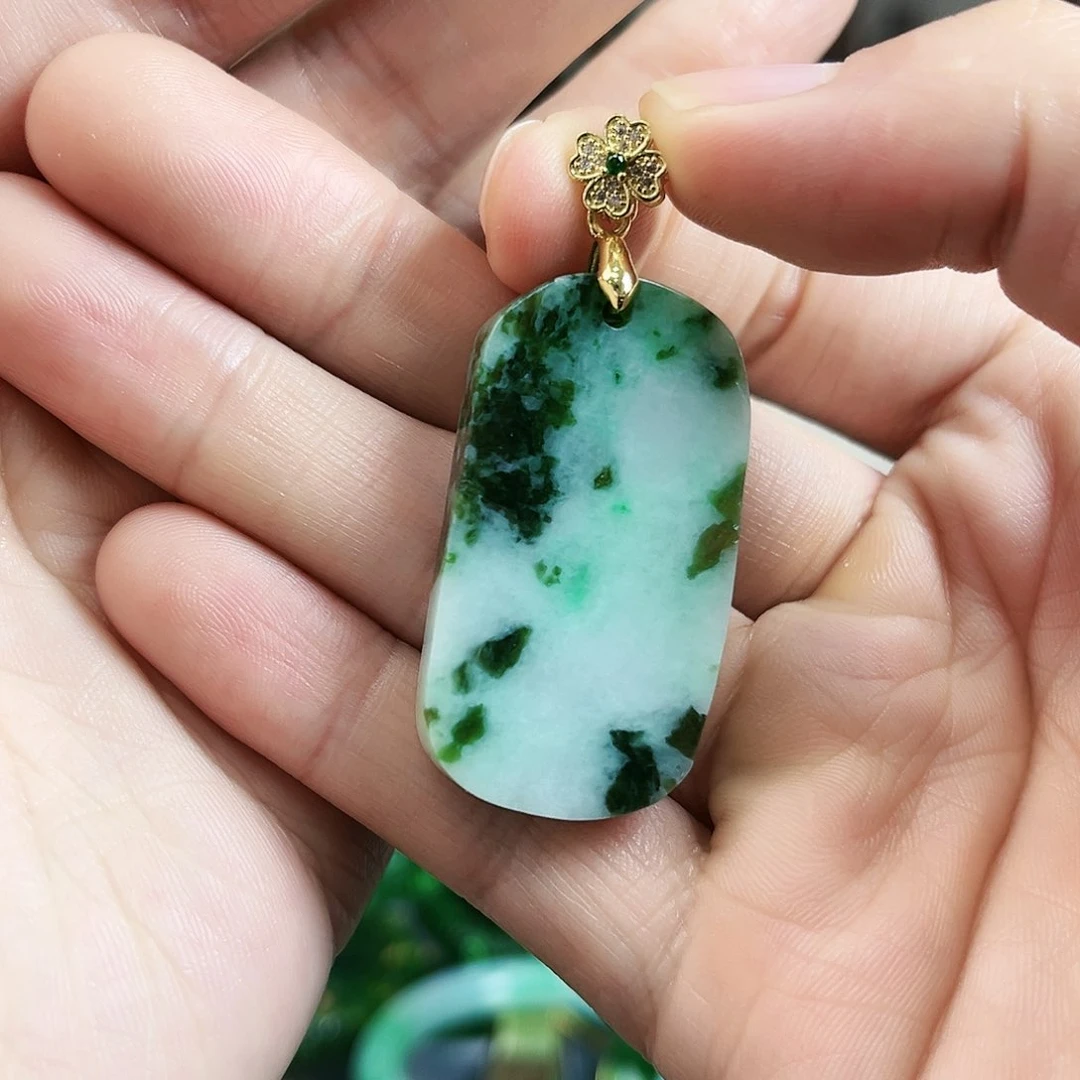 翡翠颈饰未镶嵌吊坠