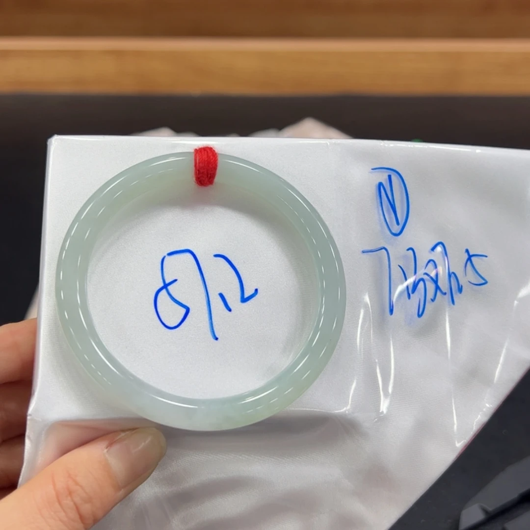 【闪购商品】翡翠手镯未镶嵌手镯