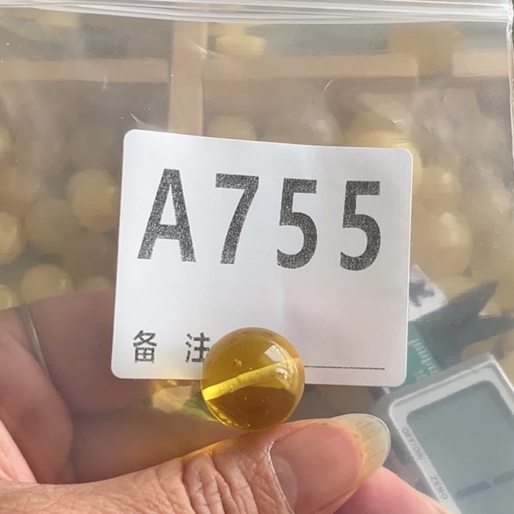 琥珀未镶嵌裸石微瑕16.9冰片