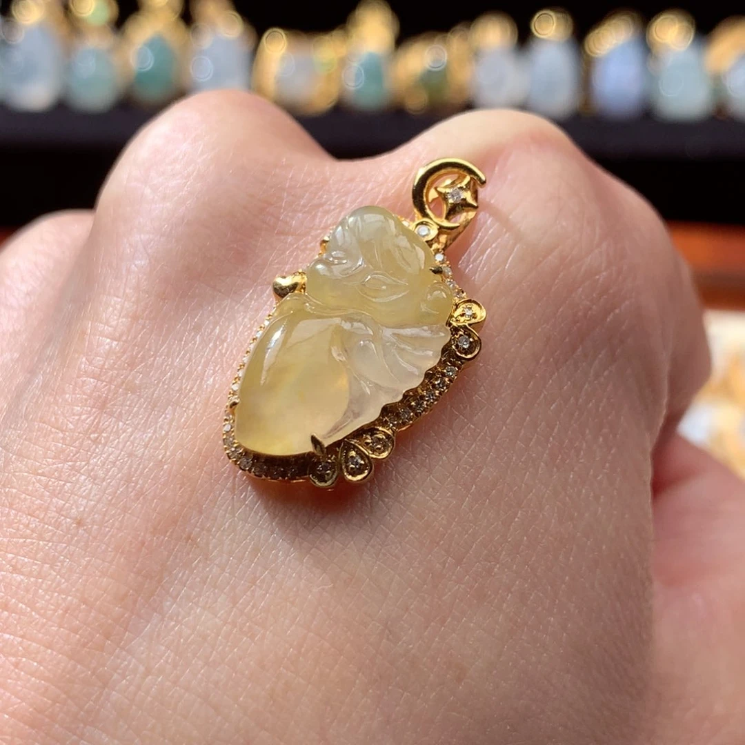 翡翠颈饰18K金镶嵌葡***水翡翠