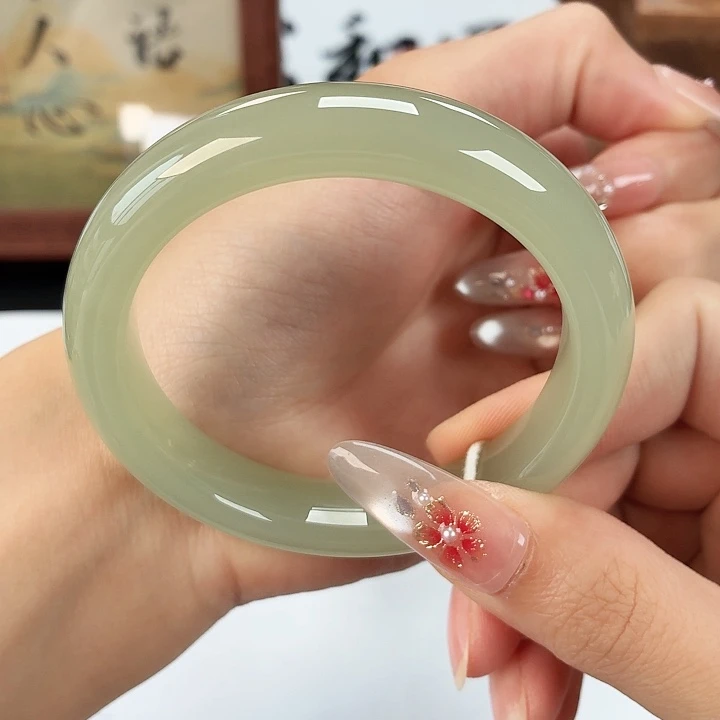 和田玉未镶嵌手镯