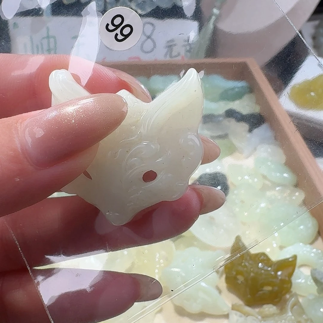 蛇纹石玉颈饰合金精美礼品