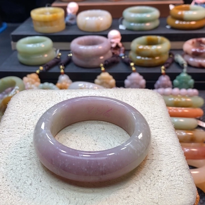 未镶嵌手镯石英岩玉