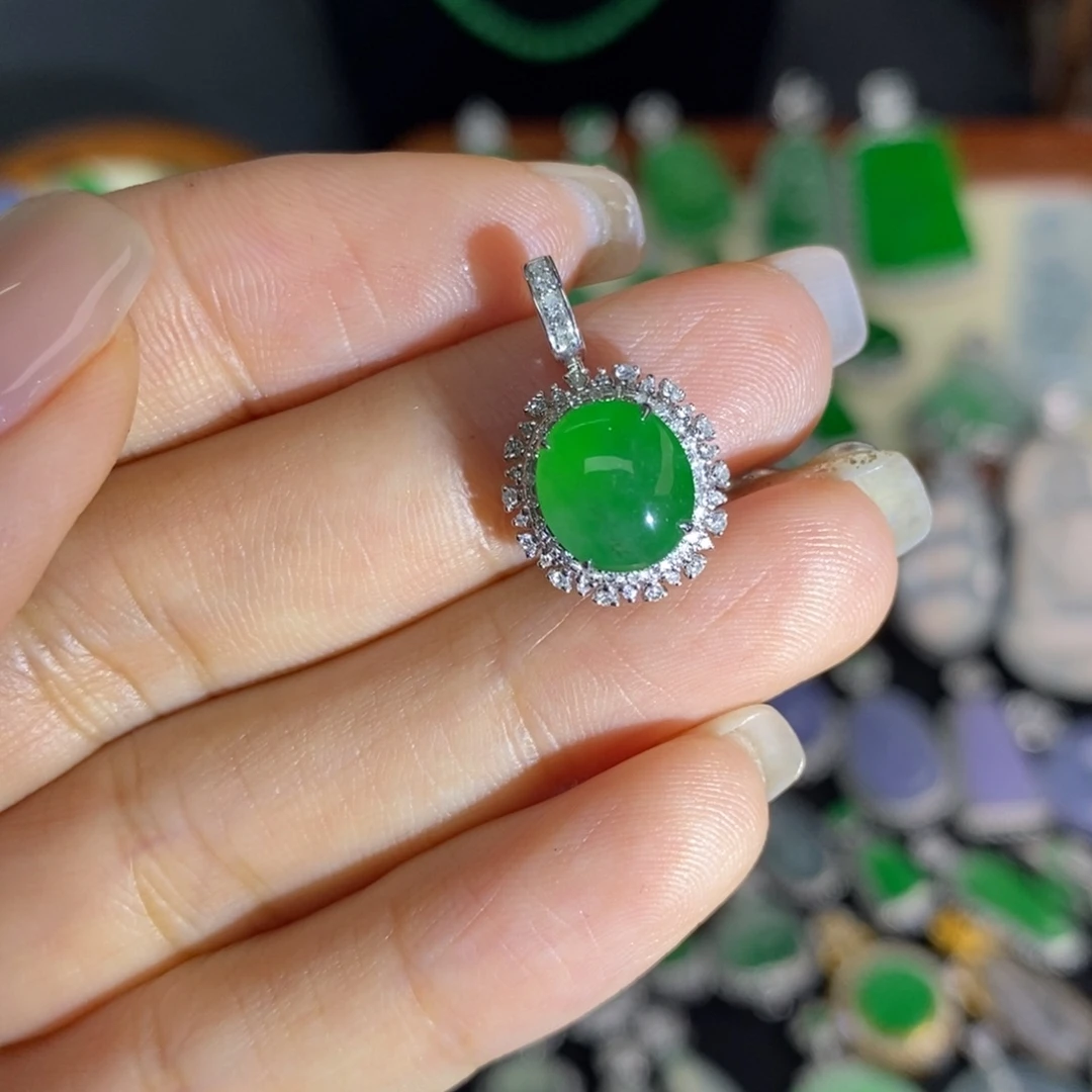 翡翠18K金镶嵌颈饰A货翡翠