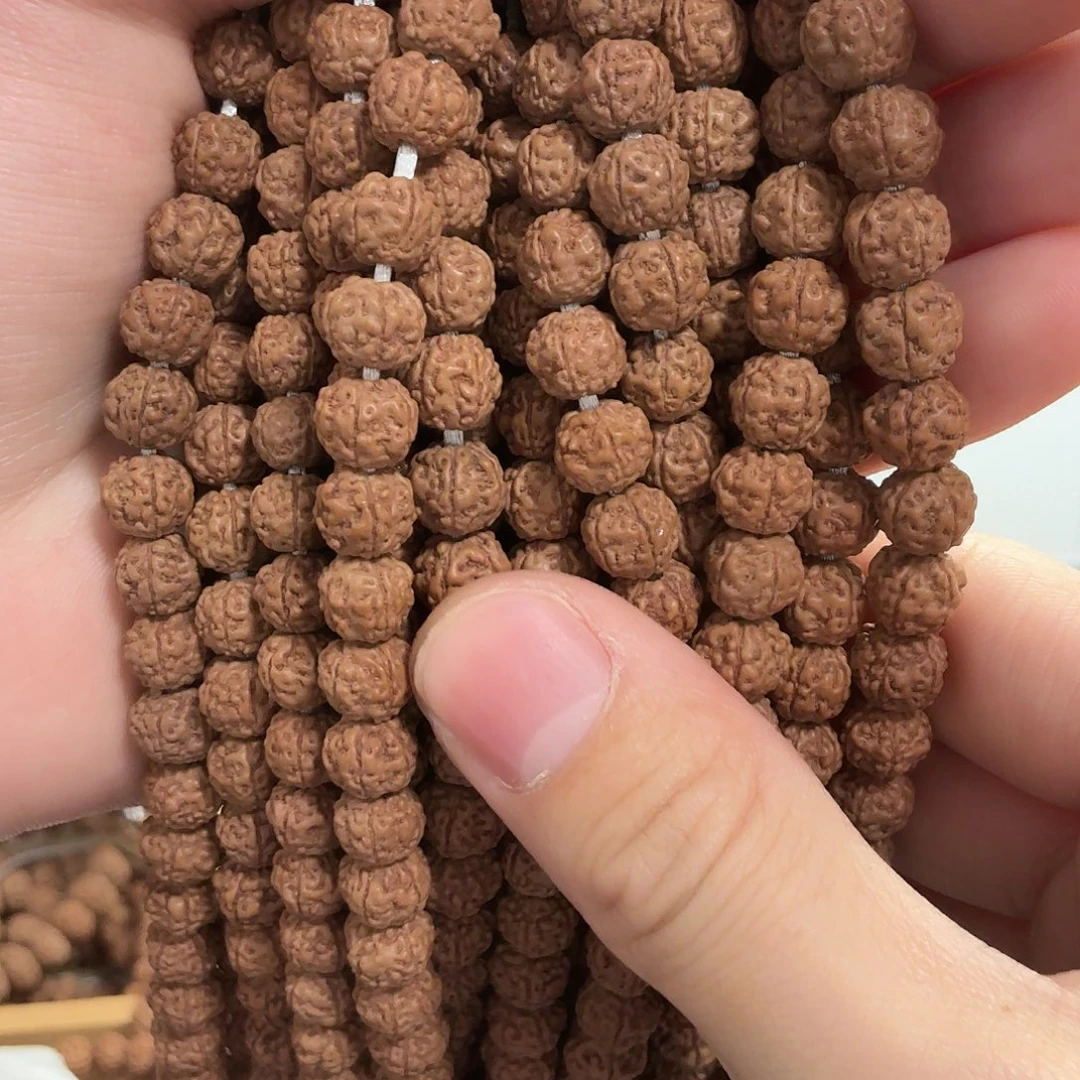 金刚菩提吊坠野龙，一条保手持