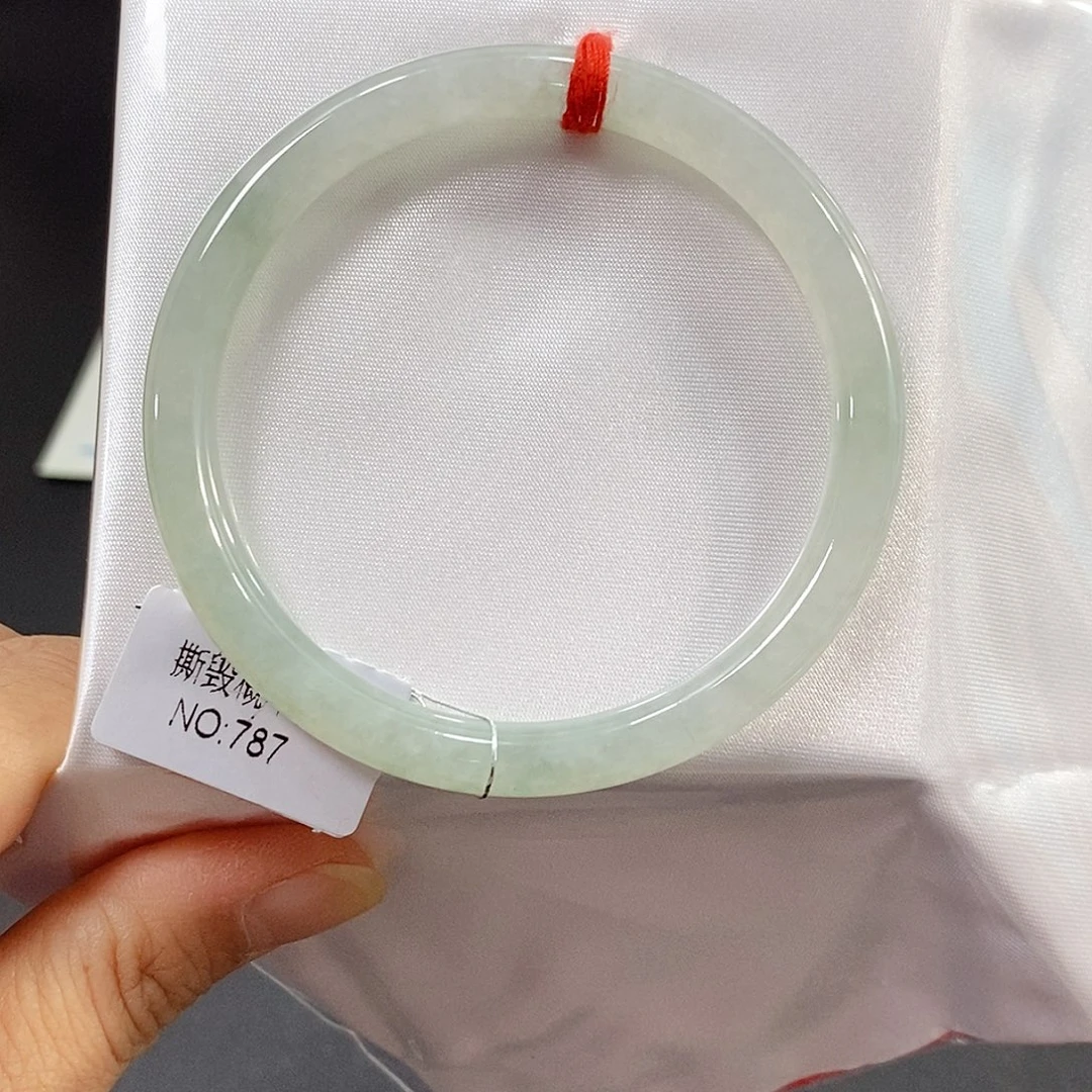 翡翠未镶嵌手镯（圆镯）手镯