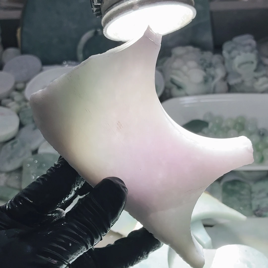 翡翠未镶嵌颈饰边角料