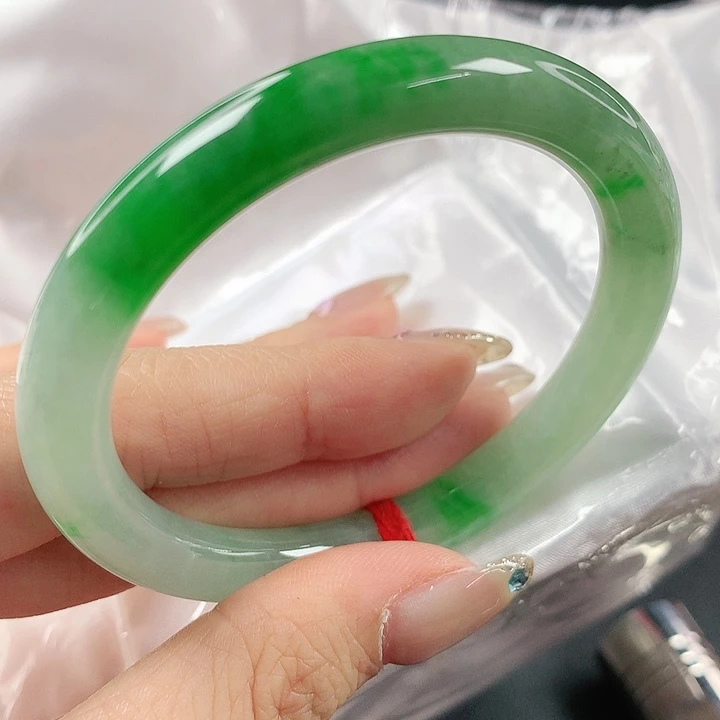 未镶嵌手镯翡翠，689