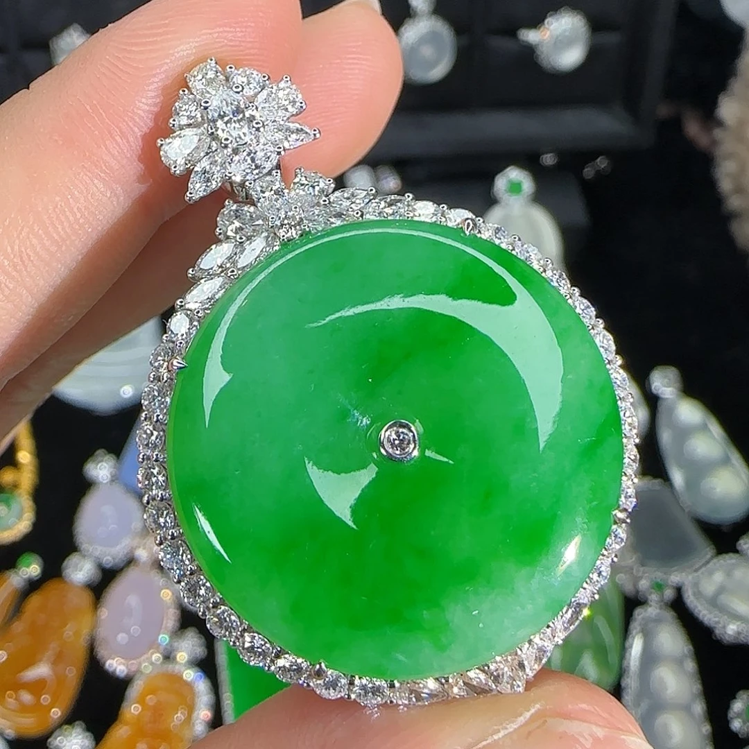 翡翠18K金镶嵌颈饰天然翡翠