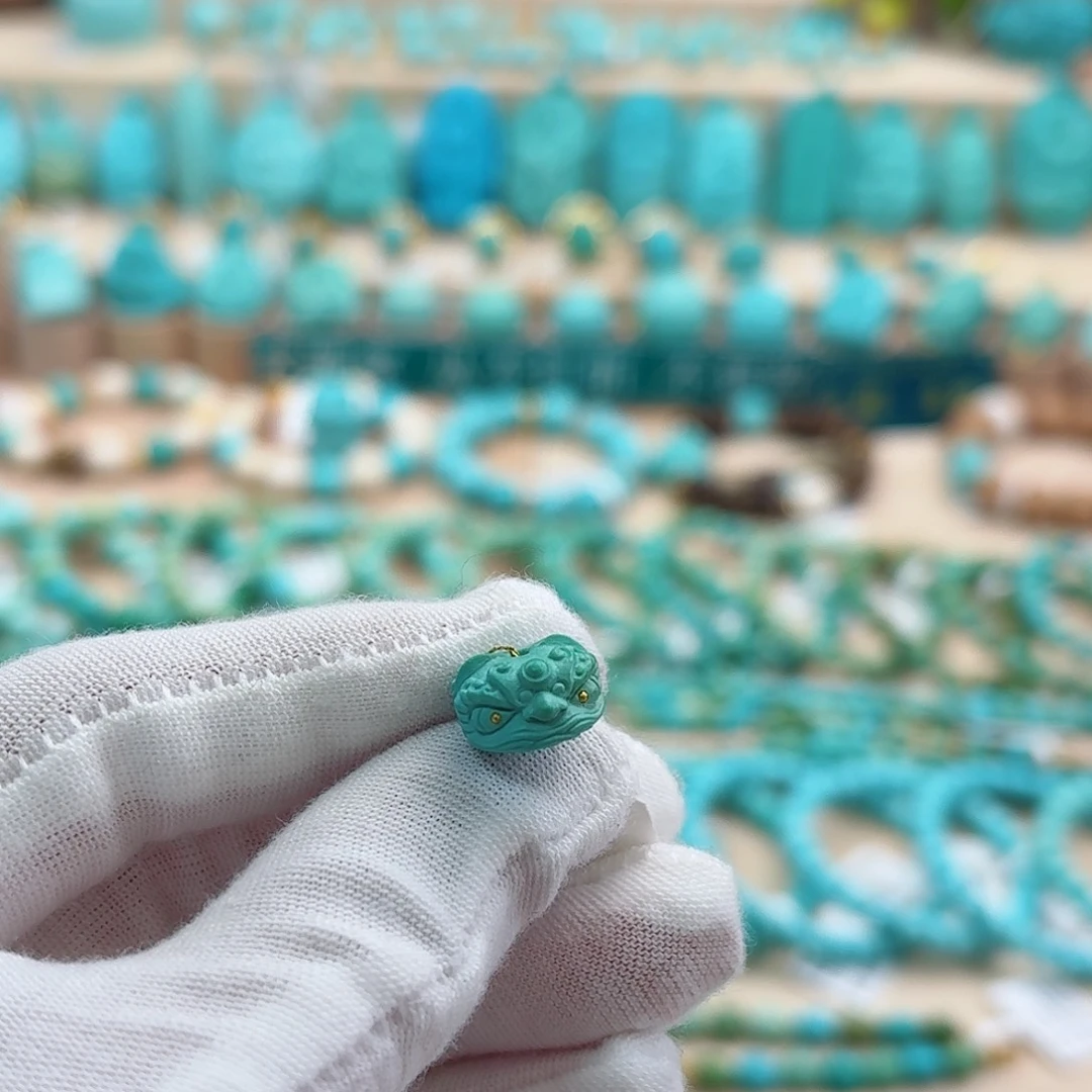 绿松石未镶嵌珠宝奇石