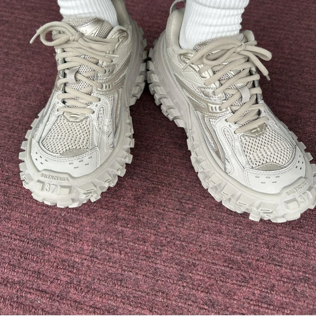 未使用 Balenciaga/巴黎世家 安洁利严选/XK0112409 运动鞋