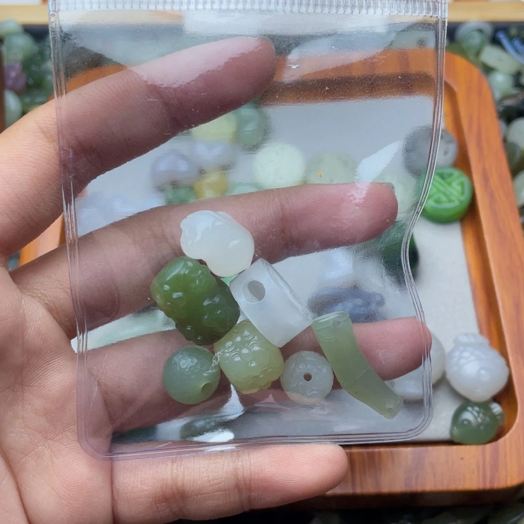 手链未镶嵌和田玉国****)
