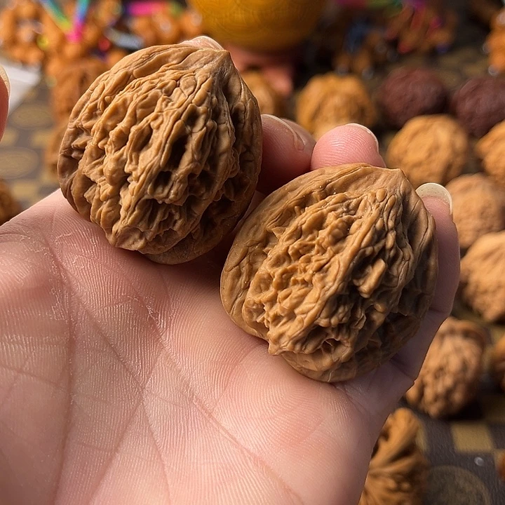 文玩核桃吊坠麦穗虎头