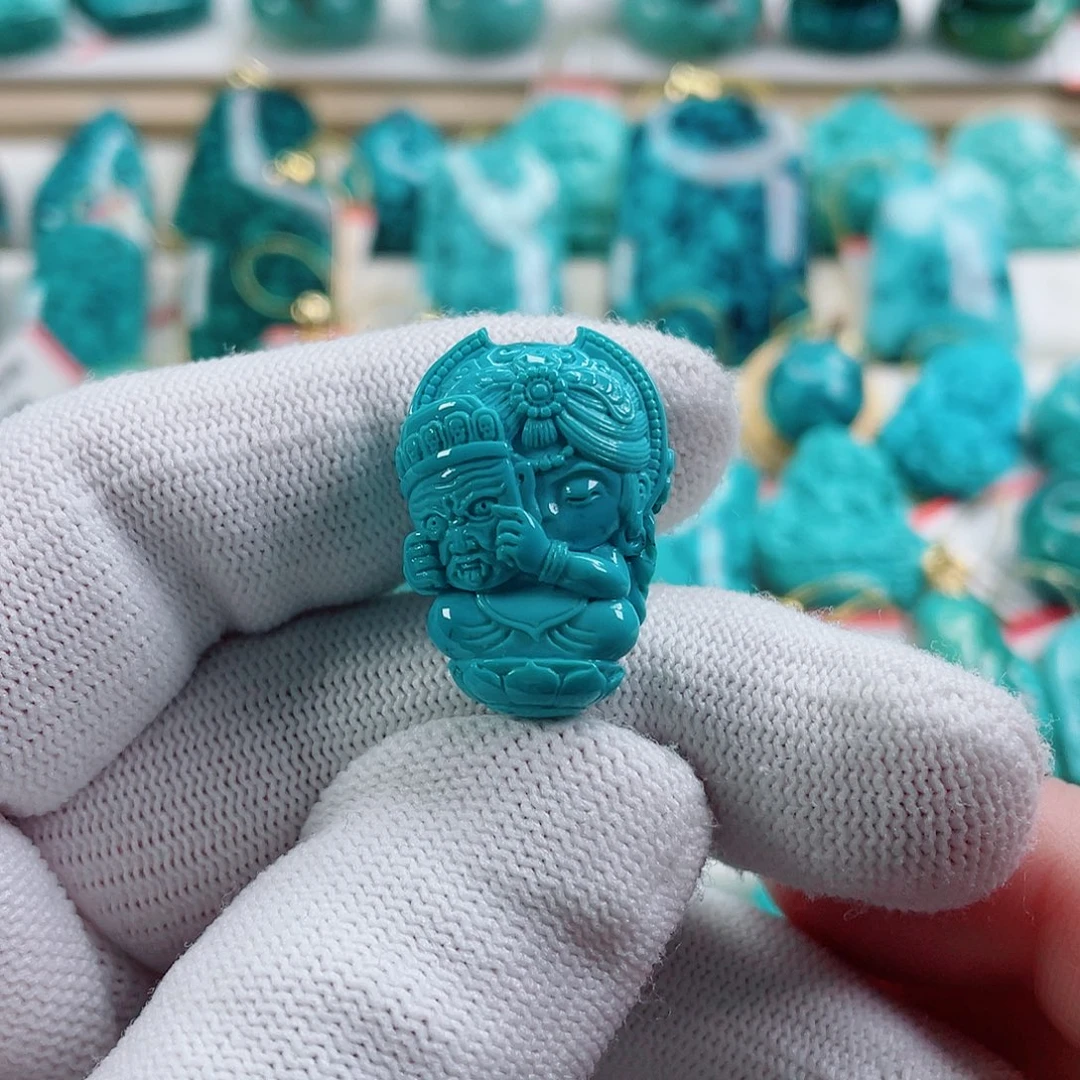 绿松石未镶嵌颈饰