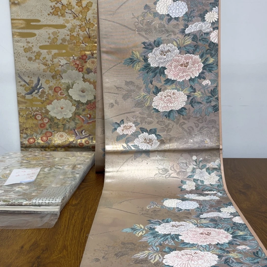 织绣织锦技艺高超1