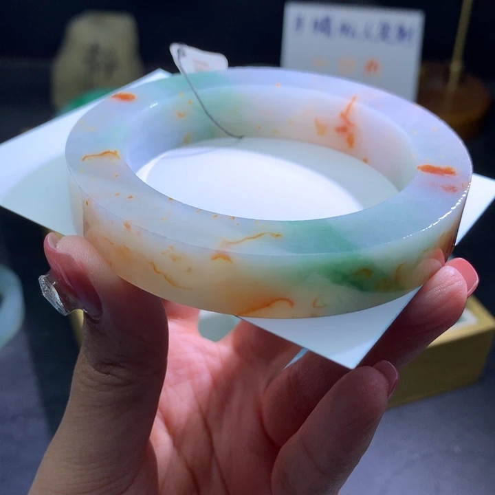 定制翡翠未镶嵌翡翠手镯