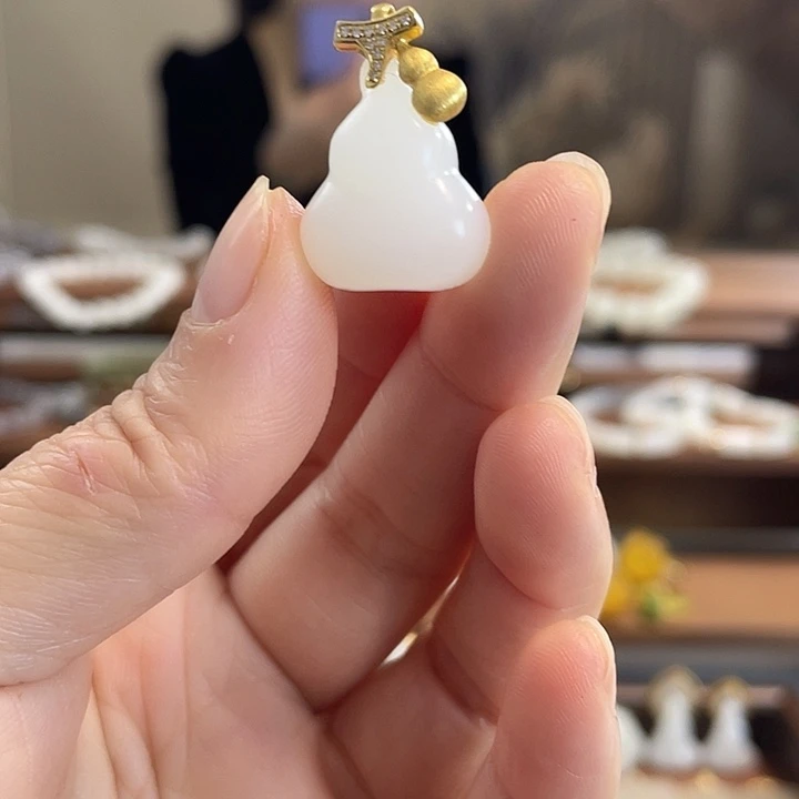 和田玉18K金镶嵌吊坠(不含链)